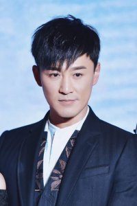 ​40岁林峰也做医美！拉皮画面被曝光，“冻龄男神”之谜疑被揭穿