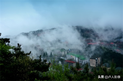 李白的诗句“日照香炉生紫烟”，只有身临其境才真知道诗的内涵