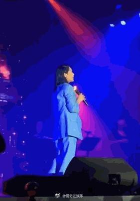 粉丝抢唱刘若英“变脸” 工作室回应：可以收获表情包