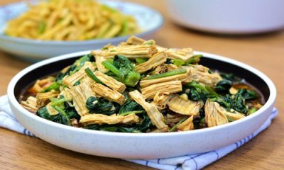 ​这道凉拌菜吃起来相当过瘾 酸辣开胃不得不爱！