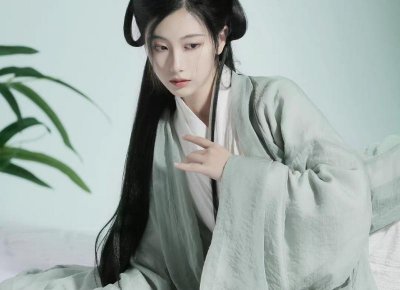 ​怎么和偶遇的帅哥搭讪 怎样向陌生帅哥要微信