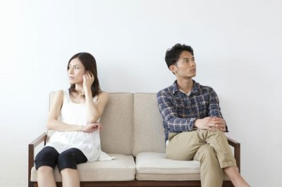 ​老公出轨不承认还是继续和小三联系（老公出轨不承认怎么办）