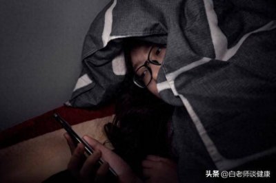 ​为何睡觉时总在凌晨3、4点醒来？常吃这10种食物，或助你睡到天亮