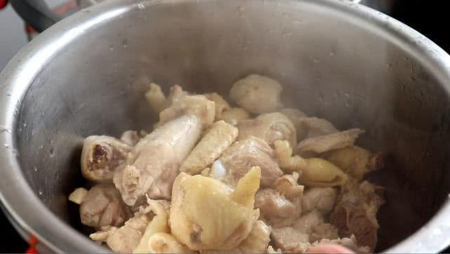 想吃鸡块面不用去饭店了,秘制方法告诉你在家做,方法超简单