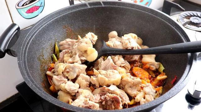 想吃鸡块面不用去饭店了,秘制方法告诉你在家做,方法超简单
