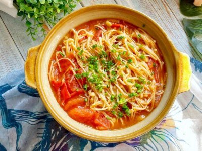 ​金针菇煮多久才熟(金针菇焯水多长时间熟)