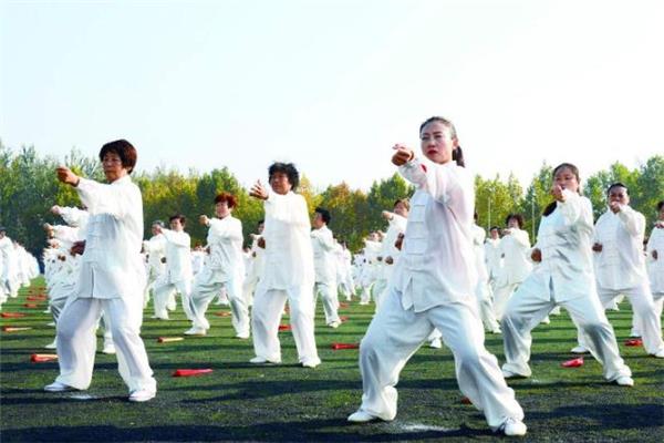 练八段锦会伤害膝盖吗 练八段锦膝盖疼怎么办 练八段锦会伤害膝盖吗 练八段锦膝盖疼怎么办