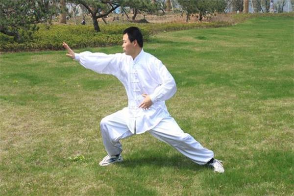 练八段锦会伤害膝盖吗 练八段锦膝盖疼怎么办 练八段锦会伤害膝盖吗 练八段锦膝盖疼怎么办