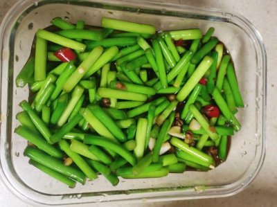 ​蒜苔怎么腌才好吃（蒜苔的腌制方法）