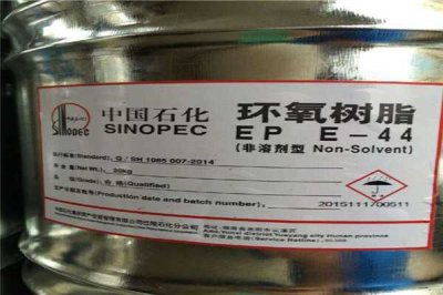 ​衣服贴图开胶用什么胶 胶水使用注意事项