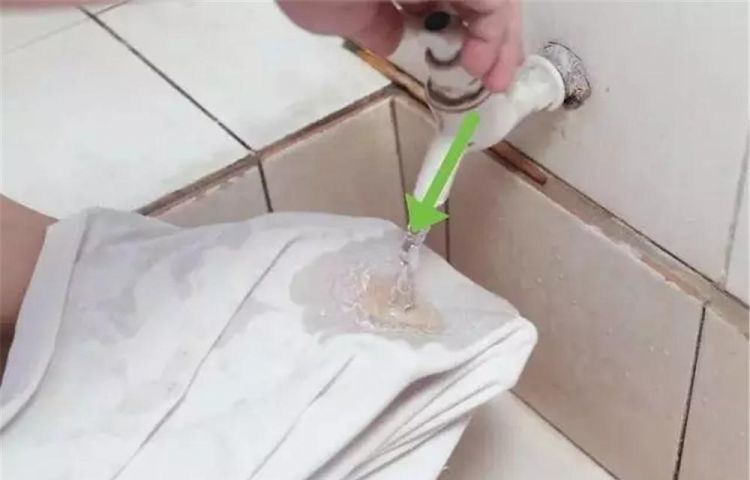 衣服上弄上染色剂怎样洗掉