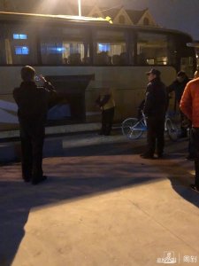 ​55岁男子偷共享单车骑来买早餐，整个春节都在看守所度过｜申晨间