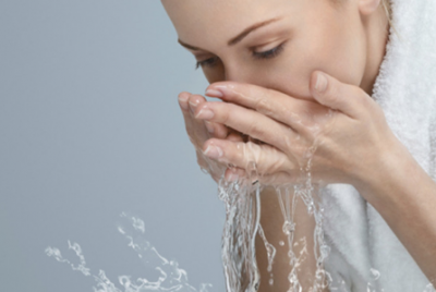 ​盐水洗脸有什么好处（食盐洗脸有什么好处和坏处 好处比你想象的多）