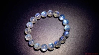 ​月光石怎么看真假 月光石真假的鉴别方法