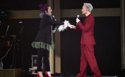 ​大笑姑婆其实很爱哭 无赖郑中基其实很深情