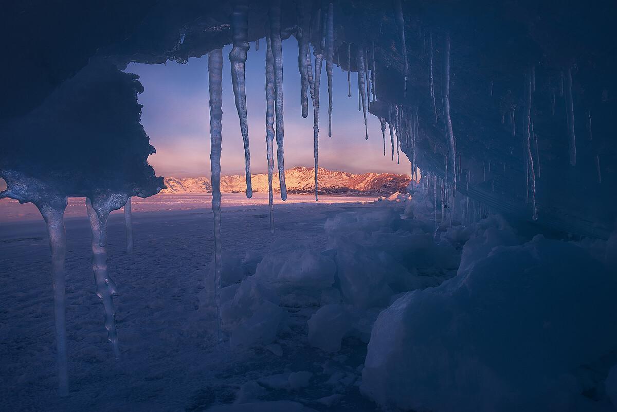 西藏发现165米超大型冰洞(巨型冰洞是如何形成的)