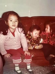 ​小S再度发文，晒三姐妹旧照，深情告白大S：好想你