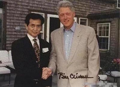 ​“气功大师”严新：凭意念拦截导弹，连美国总统都和他合过影