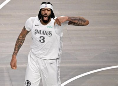 ​浓眉哥你太强了，加盟独行侠才1场，就打破21世纪NBA纪录