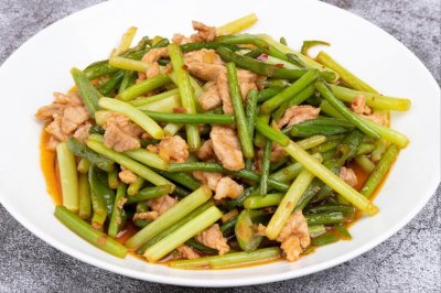 ​炒瘦肉，原来不能直接炒，下锅前必做1步，嫩滑鲜香，一点也不硬