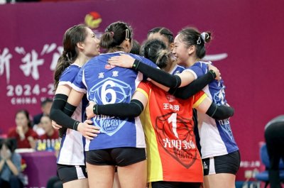 ​2月25日，央视调整中国女排超级联赛直播，天津女排冲决赛