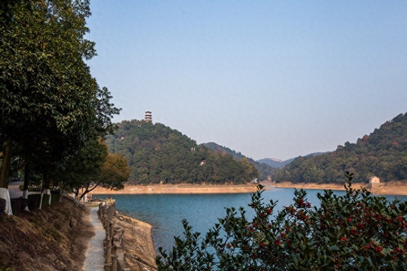 石燕湖，湖南省首家野生动物园，长沙人最受欢迎的十佳旅游景区