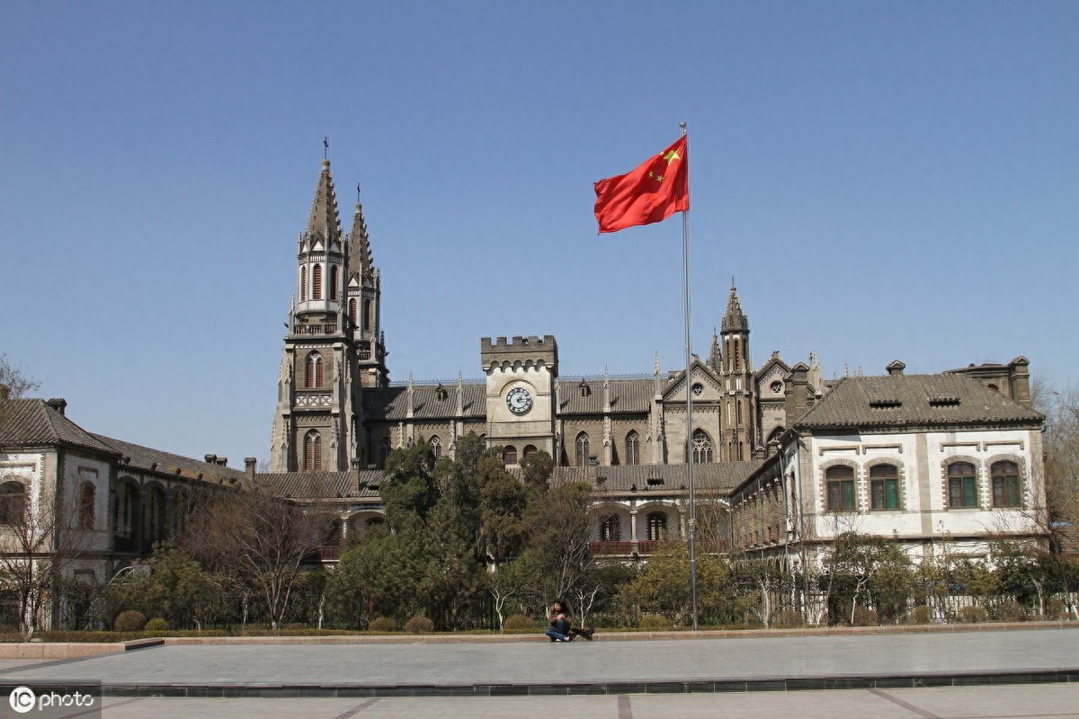 中国三大著名教堂之一,天主教济南洪家楼教堂