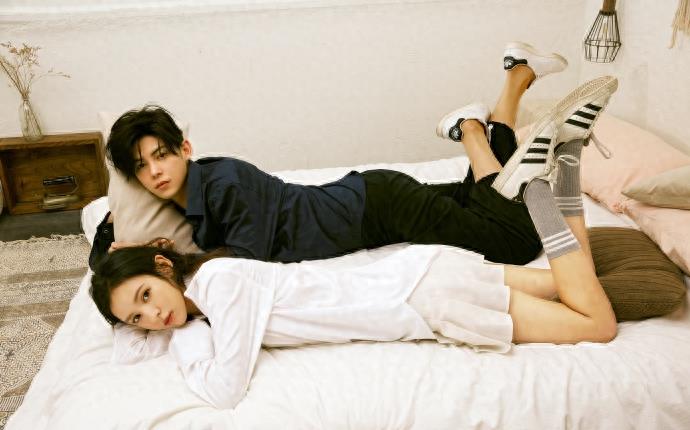 张予曦陈柏融一大波写真照片，两人太有夫妻相了，太般配了