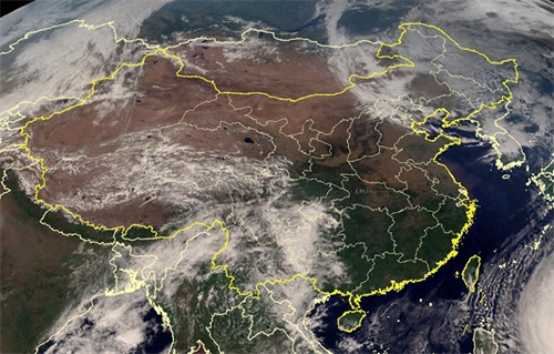 高清卫星云图看地球：巨大气旋盘踞东北，超强台风玉兔肆虐海上