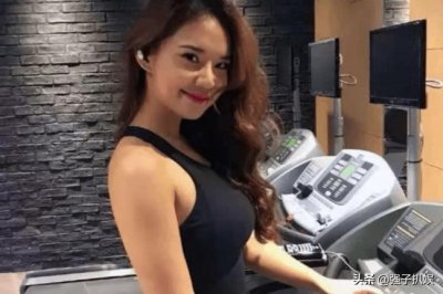 ​李素妍：她不仅长相甜美，还是职业健身教练，身材更是完美至极