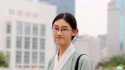​才女武亦姝高考分数遭“群嘲”，当年考进清华，难道只是走捷径？